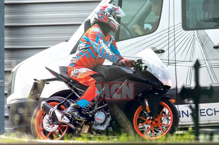 2019 KTM RC 390 spotted testing